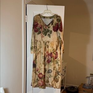 Floral Long Sleeve gathered waist poly jersey v neck maxi dress with pockets, M